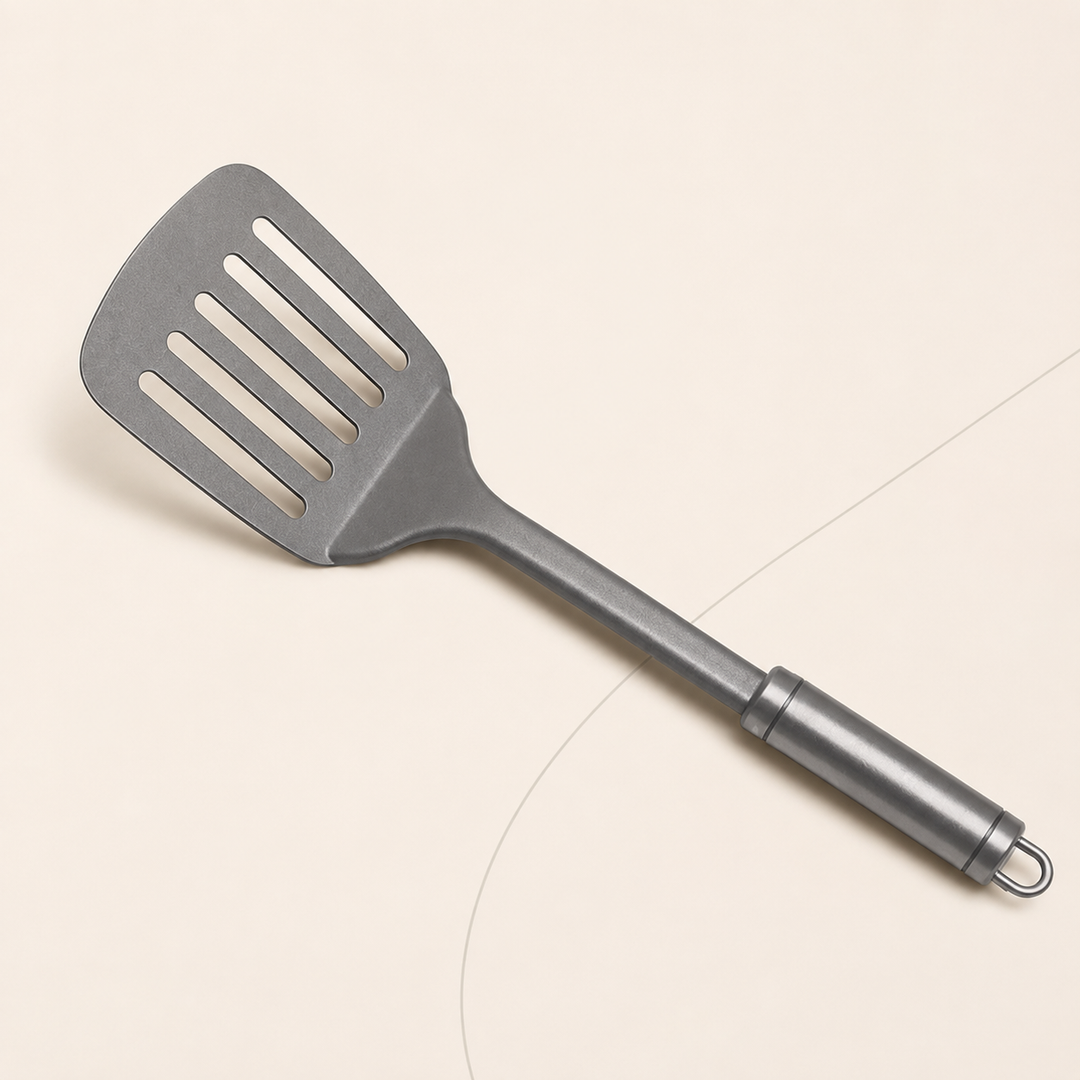 La Livia Pure Titanium Turner